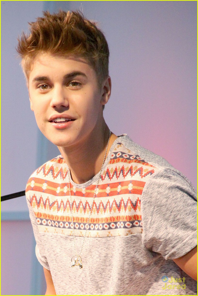 justin-bieber-frankfurt-airport-02